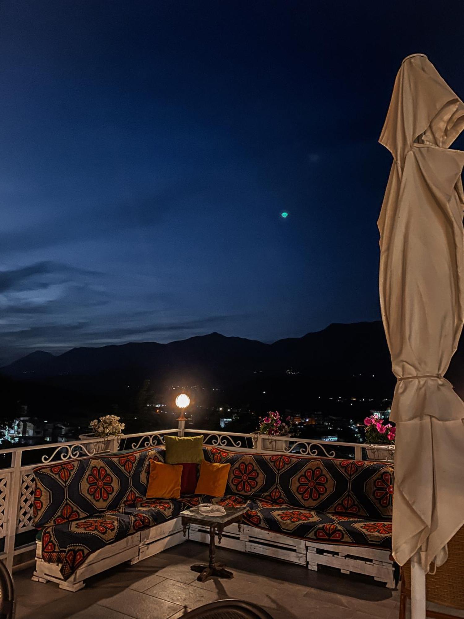 Guest House Juald Gjirokaster Ngoại thất bức ảnh